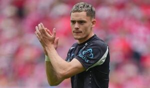 Thông tin chi tiết về John Heitinga